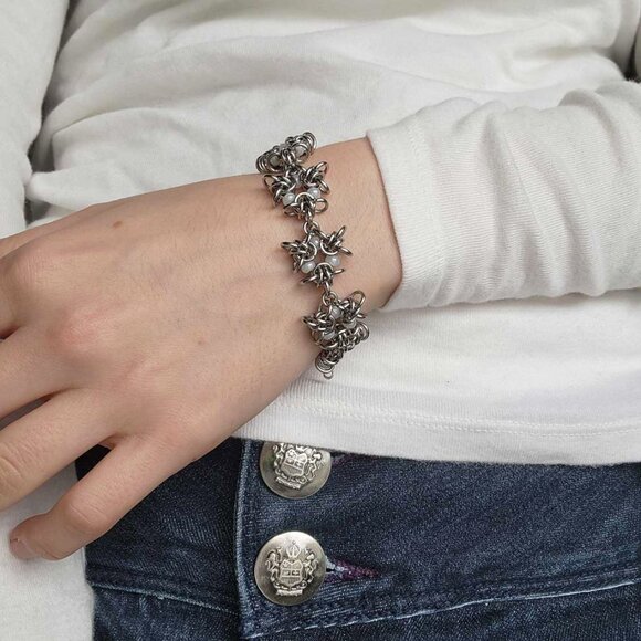 Vintage silver fairy flower chainmail chunky silver bracelet - Picture 7 of 10